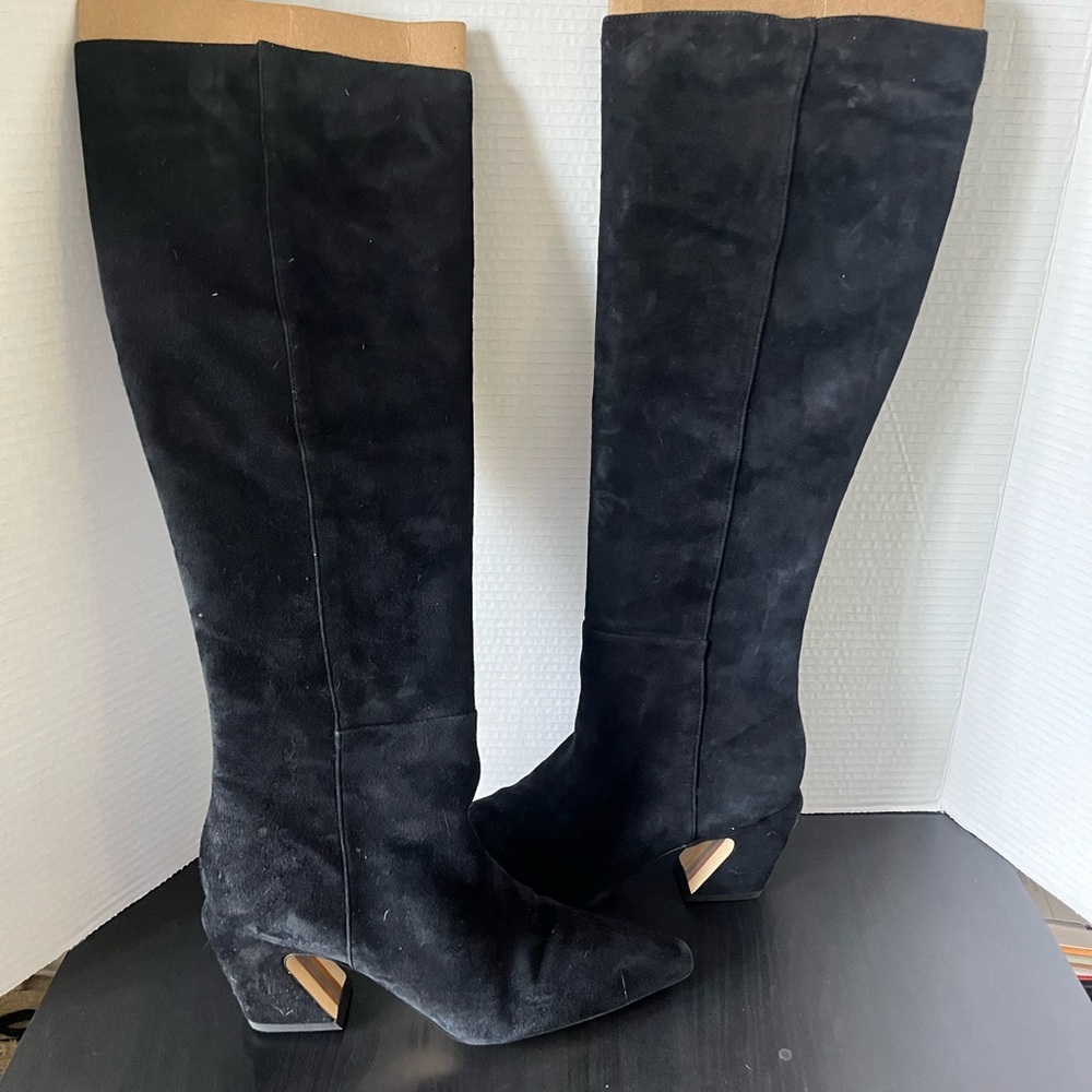 Sam Edelman size 9, knee-high suede boots with contour block, heel.